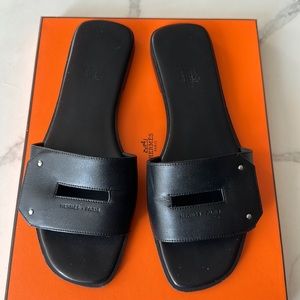 Hermes Auth black leather sandals, rare 38.5